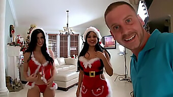 Vídeo temático de Natal com belezas latinas mostrando suas bundas grandes