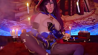 Mona Megistus, cosplayer, își oferă corpul ca chirie într-un videoclip inspirat de Genshin Impact