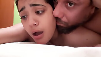 Youtuber Amateur Se Salit Avec Une Cougar Excitée