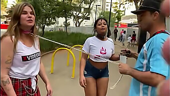 Hermanas De La Hermandad Sensuales Con Correas En El Centro De Sao Paulo